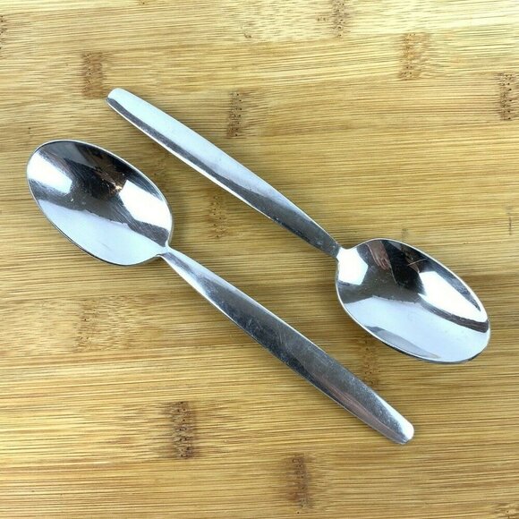 Oneida Leda Set of 2 Oval Soup Spoons 18/10 Stainless Steel Flatware - Picture 6 of 6